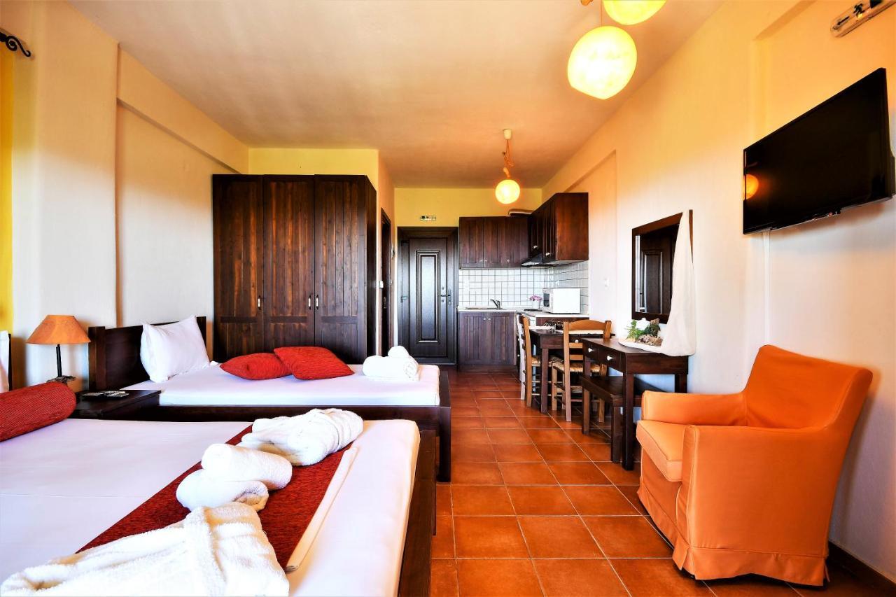 Guesthouse Amanitis Caesarea Skiti Exterior photo