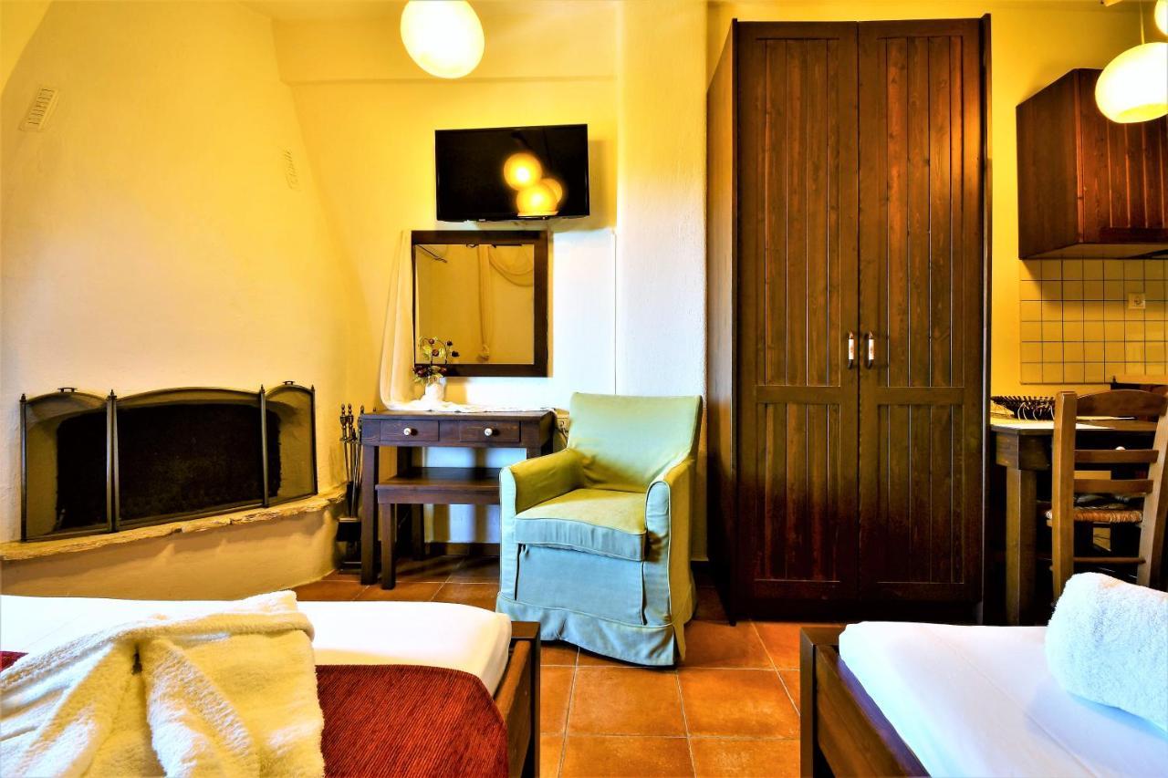 Guesthouse Amanitis Caesarea Skiti Exterior photo