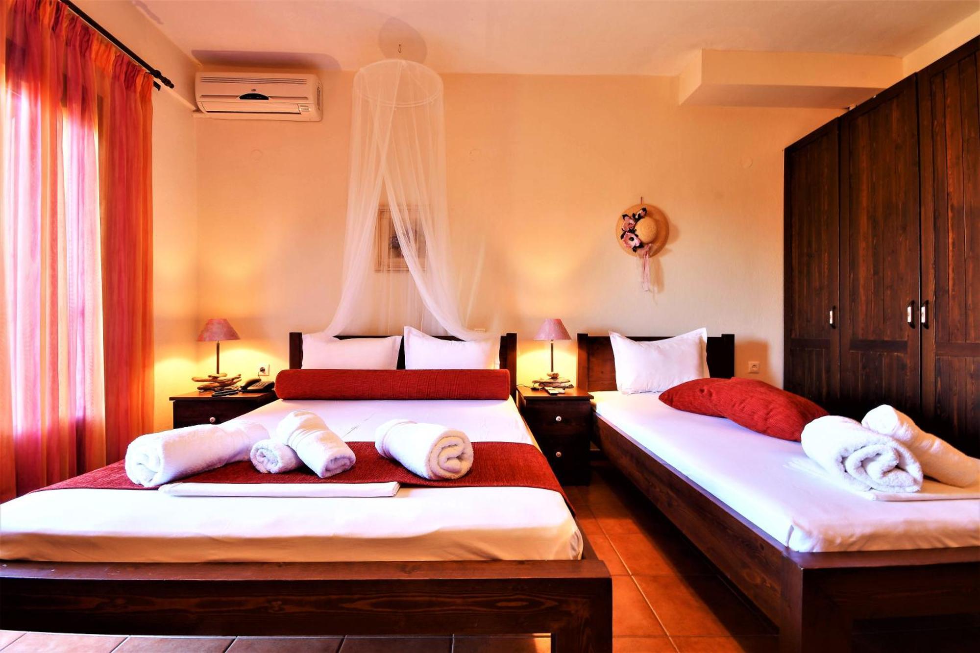 Guesthouse Amanitis Caesarea Skiti Exterior photo