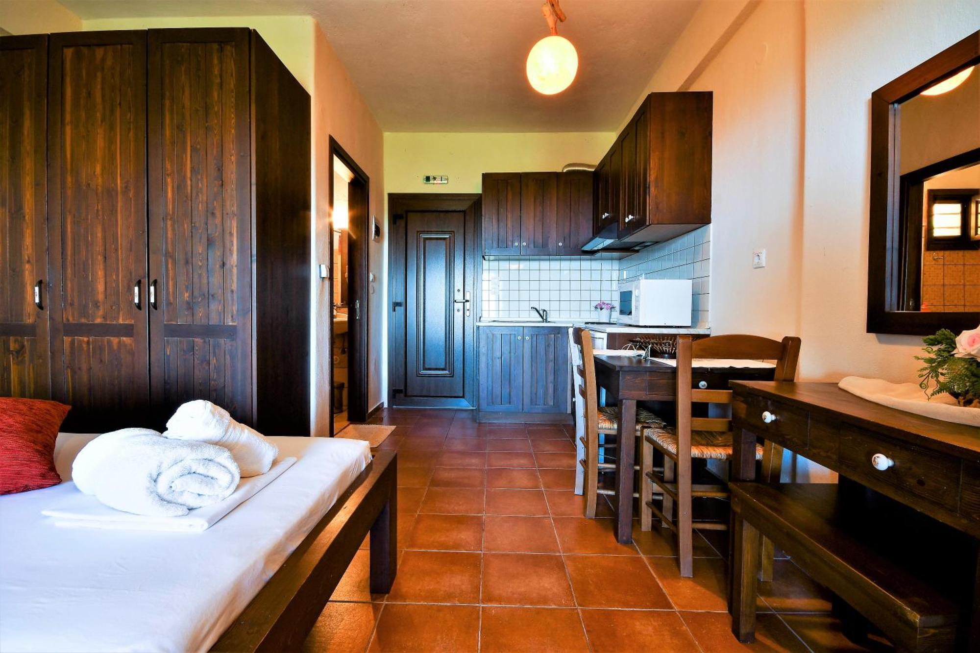 Guesthouse Amanitis Caesarea Skiti Exterior photo